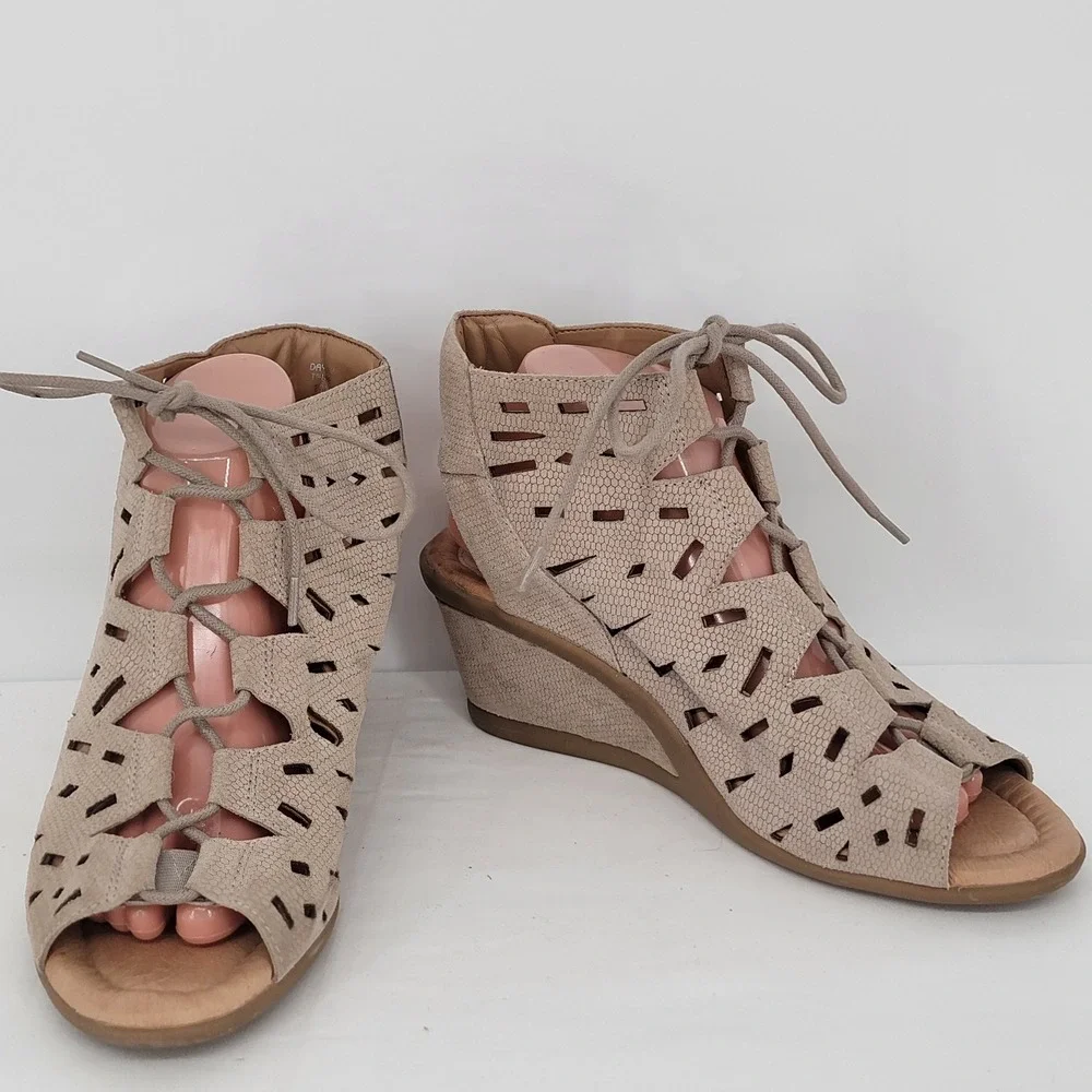 Earth Origins Taupe Laser Cut Lace Up Wedge Sandals Peep Toe Women SIZE 10B